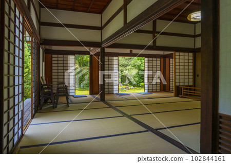 Tofuku-ji Temple Senda-in (Sesshu-ji) Quaint Japanese-style room 102844161