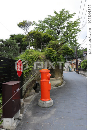 宮城縣、松島、圓形郵筒的風景(Cafe Albert前) 宮城縣、松島、圓形郵筒的風景(Cafe Albert前) 102844865