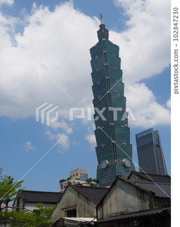 台灣四四南村的台北101 102847230