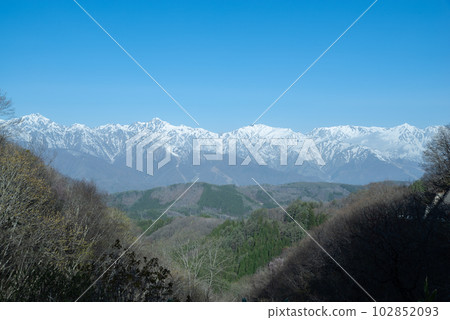 Northern Alps covered with spring snow Hakuba village 102852093