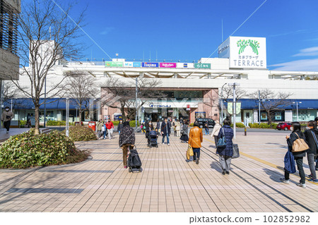 [神奈川縣] Utama Plaza站熙熙攘攘的購物者 102852982