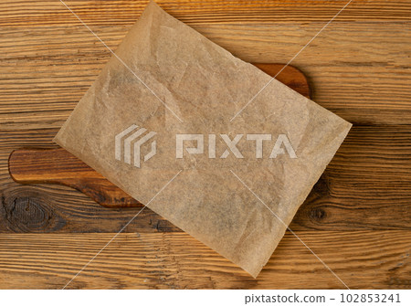 Brown Baking Paper, Kraft Cooking Paper Sheet, Bakery Parchment, Greaseproof Material 102853241