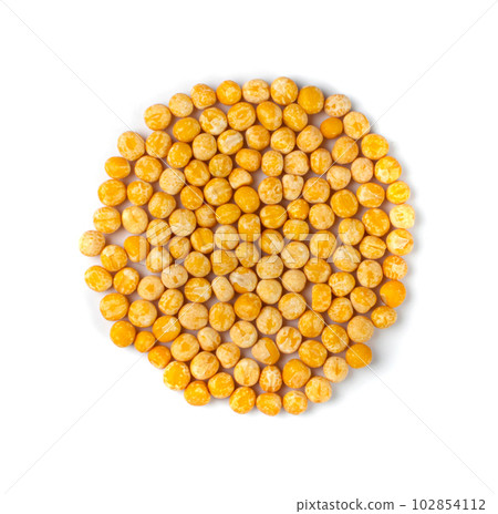 Dry Yellow Peas Isolated, Whole Pea Pile, Raw Legume, Dry Yellow Peas on White Background 102854112