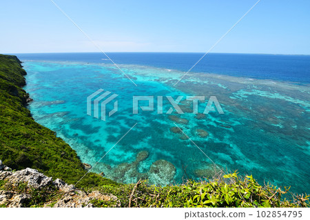 A triangular point with too great a view A triangular point with too great a view 102854795