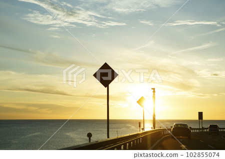 從海邊的路上看到的日落 從海邊的路上看到的日落 102855074