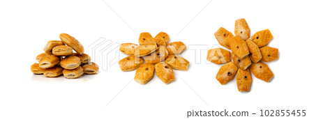 Small Italian Puff Pastry Isolated. Puff Pastries Biscuits, Mini Sweet Bakery 102855455