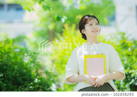 大學生形象 102856293