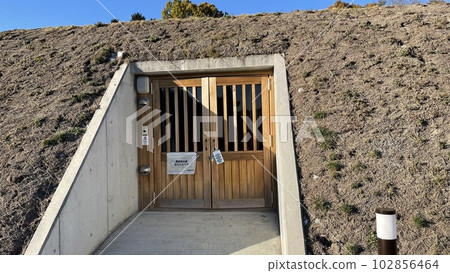 奈良縣明日香村的研合靜塚古墳 奈良縣明日香村的研合靜塚古墳 102856464