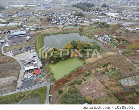 Shimoikeyama Burial Mound in Tenri City, Nara Prefecture Shimoikeyama Burial Mound in Tenri City, Nara Prefecture 102856583