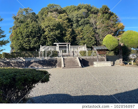 Mausoleum of Emperor Tenmu Jito in Asuka Village 102856897