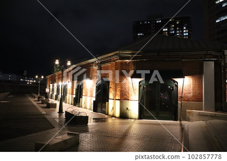 Kobe red brick warehouse at night 102857778
