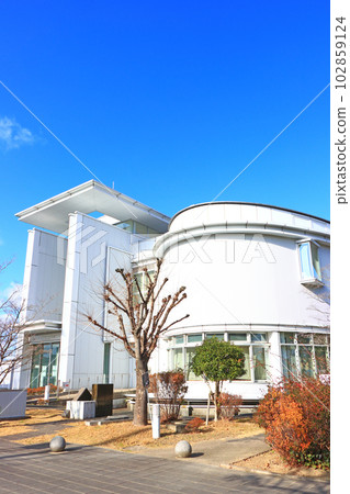 對馬市立圖書館風景 102859124