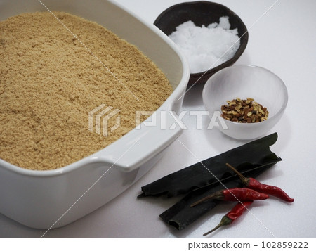 Preparing the nukadoko 102859222