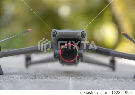 Drone with digital camera for taking video and pictures Drone with digital camera for taking video and pictures 102863996