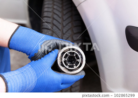 Old CV joint 102865299