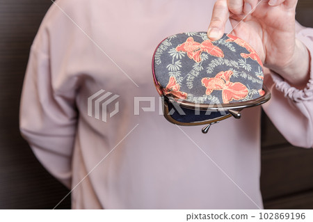 [一位家庭主婦翻空扣] 102869196