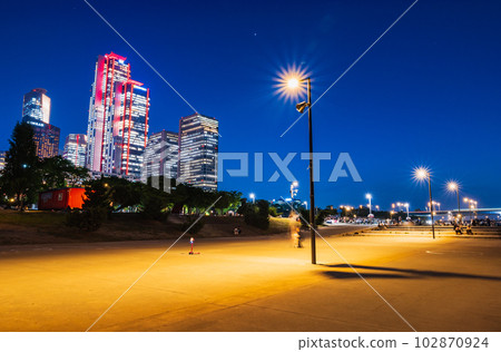 Seoul, Yeouido Han River Park at night Seoul, Yeouido Han River Park at night 102870924