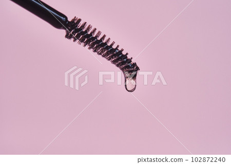 Cosmetic oil for the growth of eyebrows and eyelashes with a brush. Cosmetic oil for the growth of eyebrows and eyelashes with a brush. 102872240