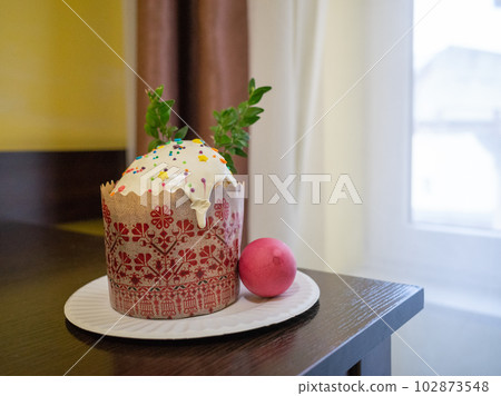 [Ukraine] Cake "Paska" and Easter eggs made on Easter Day of the Christian Orthodox Church 102873548