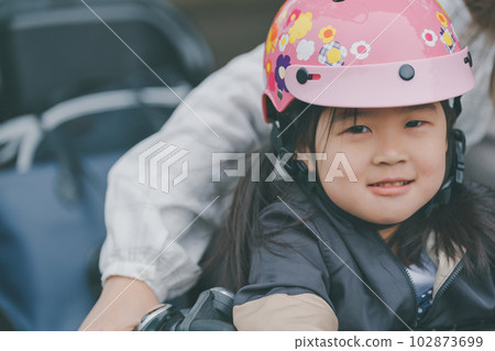hardhat, helmet, bicycle 102873699