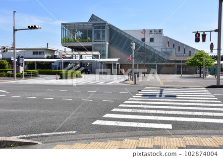 Shimada City: The north exit of Shimada Station on the Tokaido Main Line and the scenery in front of the station 102874004