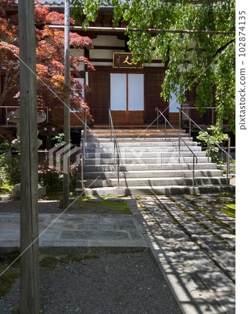 Kisofukushima's scenic spot Kozenji temple in early summer Japan's largest rock garden Kisofukushima's scenic spot Kozenji temple in early summer Japan's largest rock garden 102874135