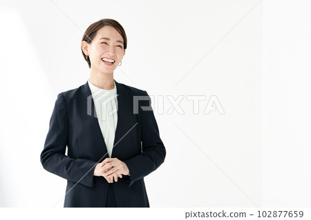 商界女強人微笑 102877659