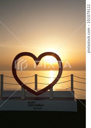 heart sunset heart sunset 102879112