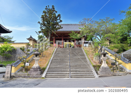 聖德太子陵、永福寺、石階南大門(大阪府南河內郡太子町) 聖德太子陵、永福寺、石階南大門(大阪府南河內郡太子町) 102880495
