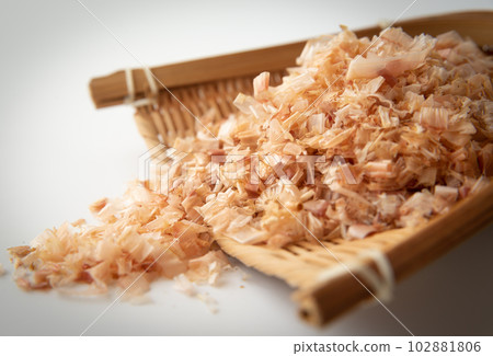 Katsuobushi bonito flakes piled up in a colander 102881806