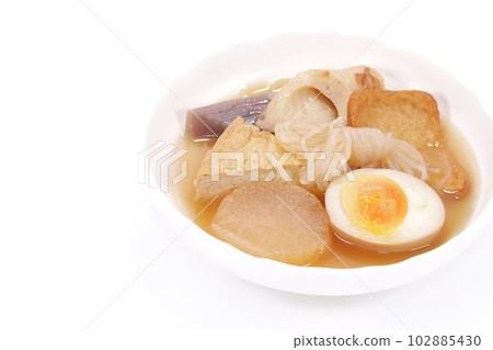 Oden for 1 person Daikon radish egg Bright background 102885430