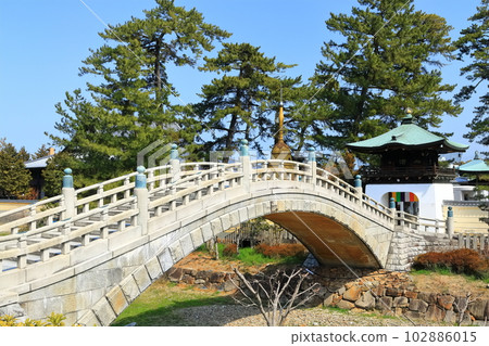 [Kagawa Prefecture] Shikoku Sacred Ground "Zentsuji No. 75" Sohonzan Zentsuji (Saisei Bridge) 102886015