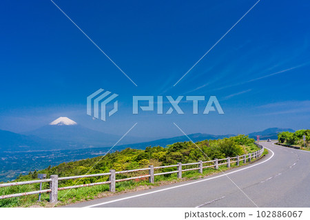 (靜岡縣)從伊豆天際線觀看富士山 (靜岡縣)從伊豆天際線觀看富士山 102886067