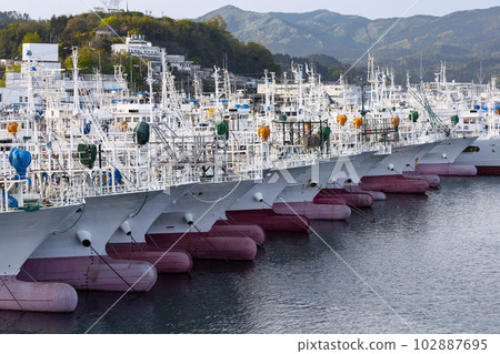 Miyagi Kesennuma large fishing boat mooring scenery 102887695