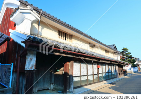 [德島縣]黃昏的宇達津街景（美馬市脅町南町重要傳統建築群保存地區） 102890261