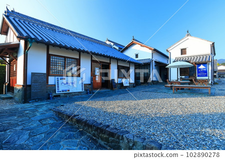 [德島縣]黃昏的宇達津街景（美馬市脅町南町重要傳統建築群保存地區） 102890278