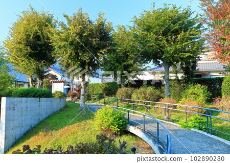 [德島縣]黃昏的宇達津街景（美馬市脅町南町重要傳統建築群保存地區） 102890280