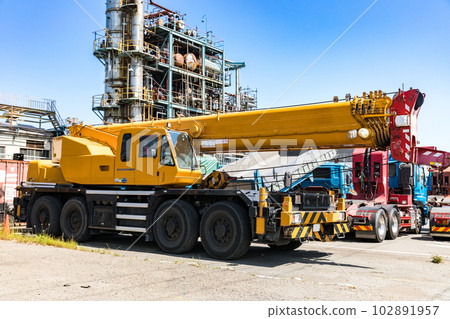 wheel crane and manufacturing plant 102891957