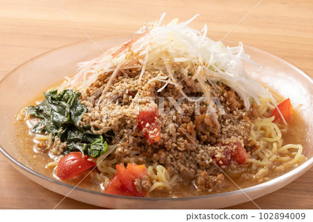 Cold noodles 102894009