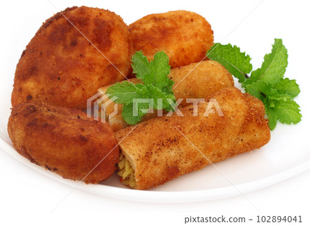 Vegetable roll with potato chop Vegetable roll with potato chop 102894041