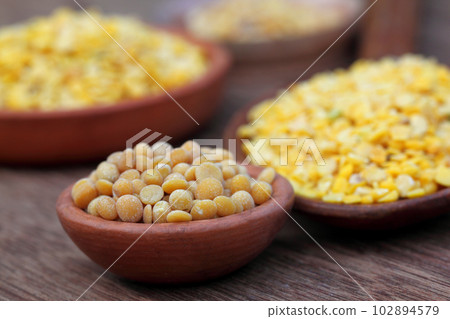 Pigeon pea with other pulses 102894579