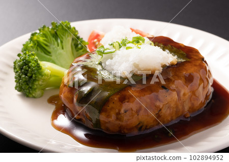 紫蘇豆腐雞肉碎漢堡 紫蘇豆腐雞肉碎漢堡 102894952