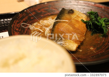 上班族午餐（味噌燉saba套餐） 102897073