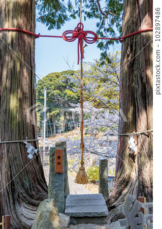 Takeo Shrine Marunouchi 102897486