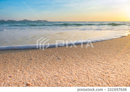 Beautiful Wave Bubbles Sea. 102897686