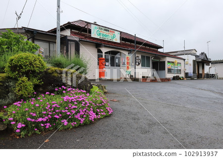 宮城縣大崎 有圓形郵筒的風景(岩出山站前) 宮城縣大崎 有圓形郵筒的風景(岩出山站前) 102913937