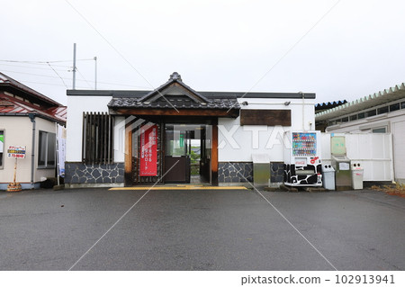 Miyagi Osaki JR Rikuu East Line Iwadeyama Station 102913941