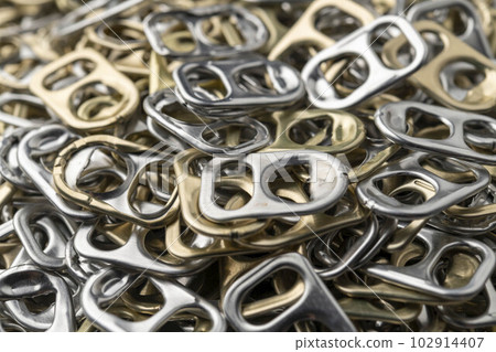 很多鋁製拉環 102914407