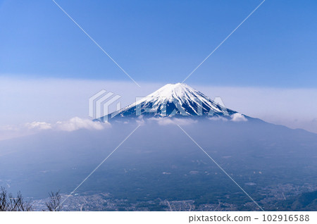 （山梨縣）從禦坂連山的黑嶽山眺望富士山的絕景 102916588
