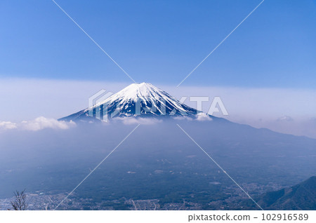 （山梨縣）從禦坂連山的黑嶽山眺望富士山的絕景 102916589